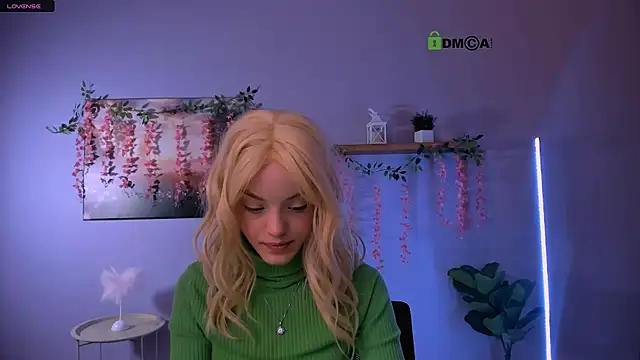 mia starrr  online show from February 9, 9:08 pm