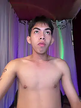 Urhotsilverboy online show from April 8, 2:28 pm