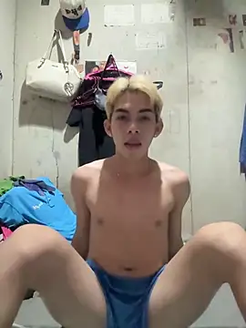 Urhotsilverboy online show from June 10, 6:18 pm
