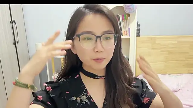 Hmm 0303 online show from February 28, 3:46 pm