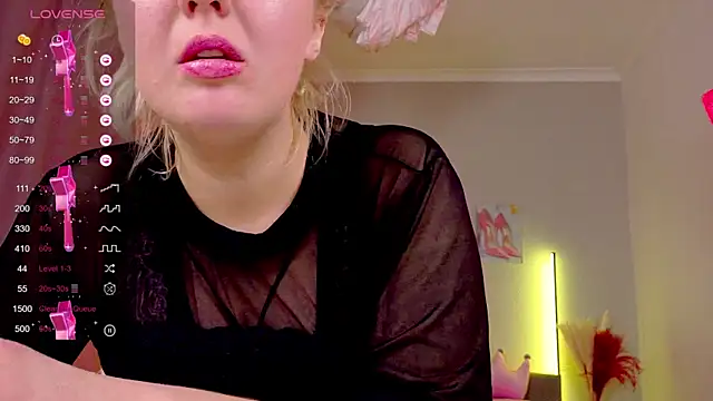 WildLady30 online show from November 21, 7:12 pm