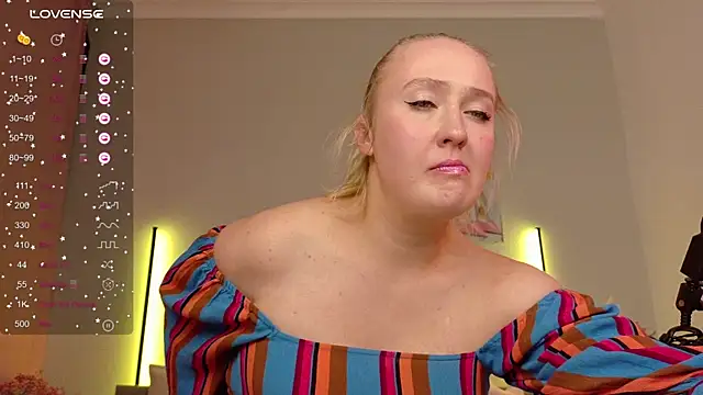 WildLady30 online show from December 14, 5:07 pm