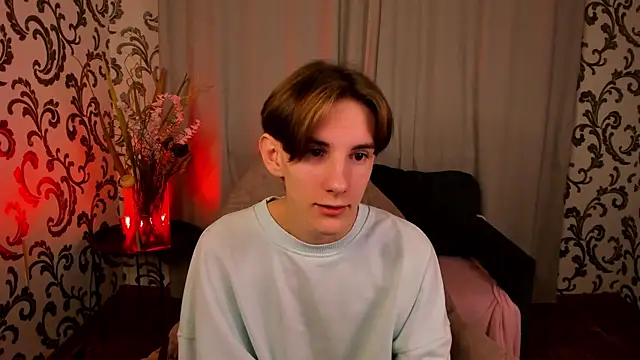 Snapshot of ted_lun chatting on November 14, 6:50 pm ted lun online show from November 14, 6:50 pm