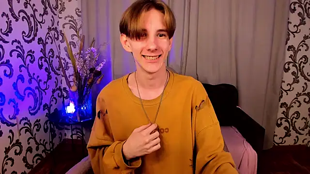 Snapshot of ted_lun chatting on November 15, 6:48 pm ted lun online show from November 15, 6:48 pm