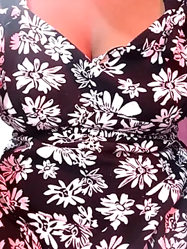 Snapshot of Rihasna chatting on November 6, 12:28 pm Rihasna online show from November 6, 12:28 pm