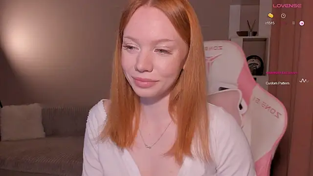 Snapshot of Elisahsthetics chatting on January 18, 10:35 pm Elisahsthetics online show from January 18, 10:35 pm