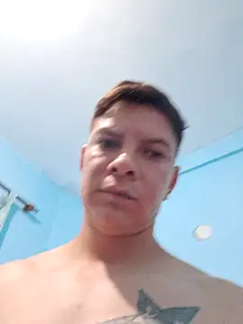 Maluma1995 online show from March 11, 12:38 am