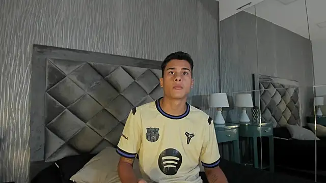 Dominic Burk online show from November 6, 7:15 pm