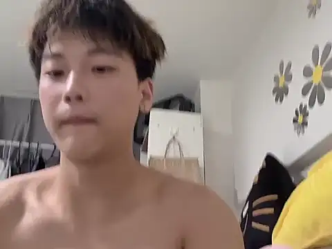 Snapshot of yangyang2006 chatting on November 7, 1:00 pm yangyang2006 online show from November 7, 1:00 pm