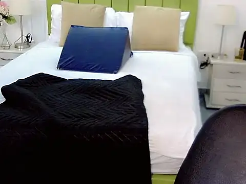 sebastian cruz  online show from November 24, 7:13 pm