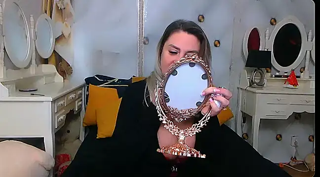 xplayfullblondexx online show from January 15, 6:01 am