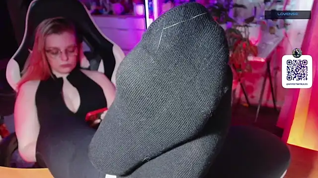 dominyantrix online show from April 20, 10:07 am