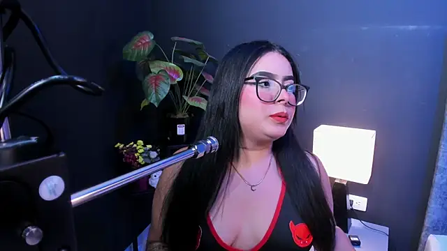 Amy whittee online show from April 17, 3:42 am