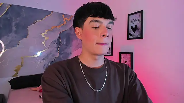 Isaac Kurtt online show from December 2, 7:31 pm