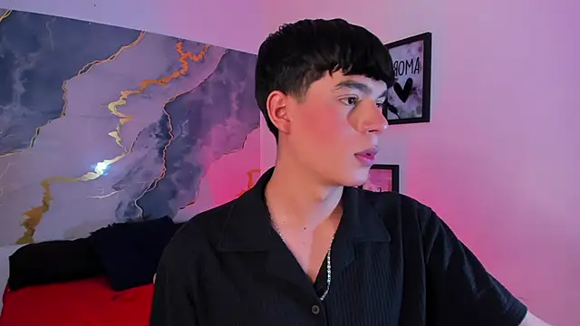 Isaac Kurtt online show from December 3, 7:56 pm