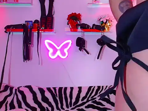 ItsMimi  online show from November 8, 9:35 pm