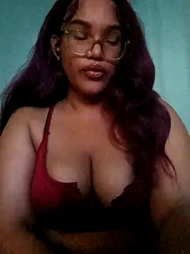 Snapshot of exotichoneyy chatting on November 8, 7:56 pm exotichoneyy online show from November 8, 7:56 pm