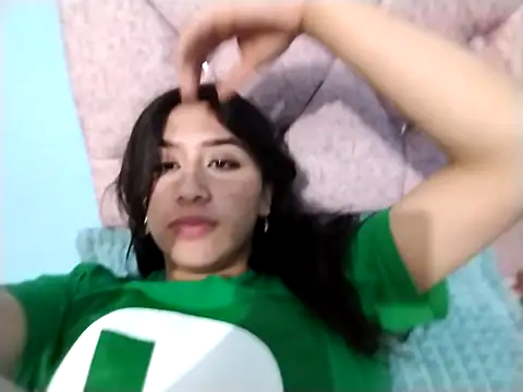 Snapshot of madeline_lx chatting on November 14, 12:42 am madeline lx online show from November 14, 12:42 am