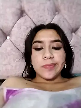 Snapshot of madeline_lx chatting on November 15, 2:20 am madeline lx online show from November 15, 2:20 am