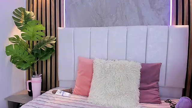 Carlotta de velour online show from December 16, 3:22 am