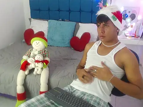 Snapshot of Valentino_Lane chatting on December 1, 2:44 pm Valentino Lane online show from December 1, 2:44 pm