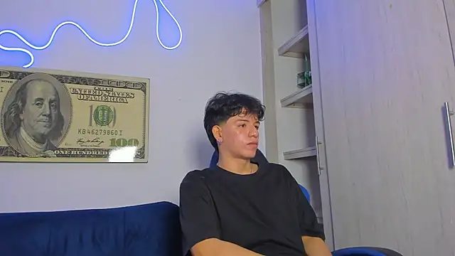 Snapshot of fredd_cs chatting on November 6, 9:37 pm fredd cs online show from November 6, 9:37 pm