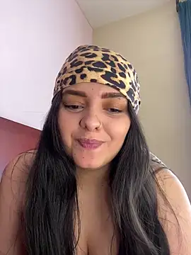 candicewest  online show from December 20, 6:04 pm