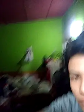 Snapshot of Luiguitw18 chatting on November 9, 6:28 pm Luiguitw18 online show from November 9, 6:28 pm