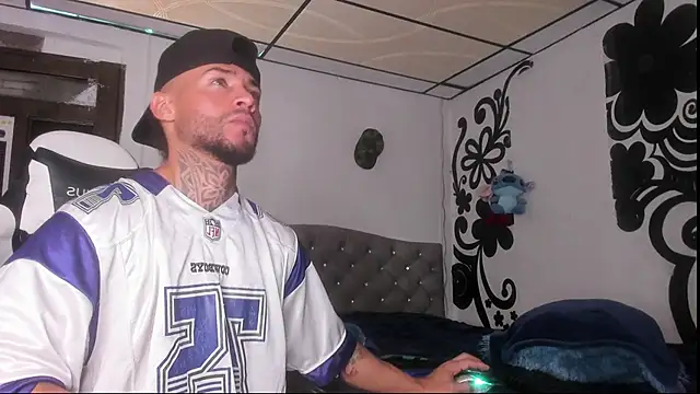 couple-hothot online show from November 19, 9:26 pm