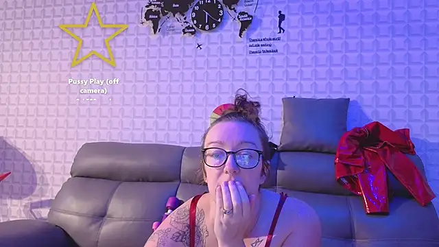 JadeStarUK online show from March 3, 12:11 pm