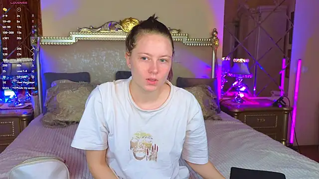 HolyBabyDoll online show from November 10, 4:33 am