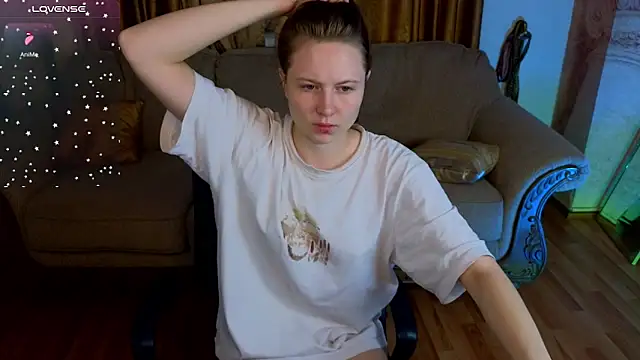 HolyBabyDoll online show from November 16, 5:02 am