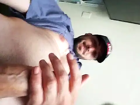 Snapshot of maneme19 chatting on November 12, 2:28 pm maneme19 online show from November 12, 2:28 pm