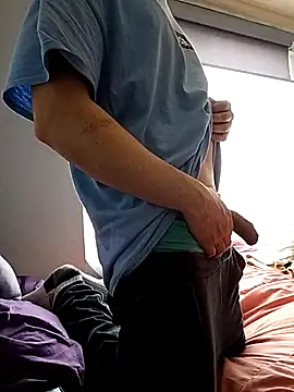 Snapshot of maneme19 chatting on November 13, 7:02 pm maneme19 online show from November 13, 7:02 pm