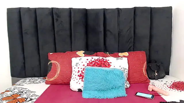 Miss-Berries online show from March 9, 5:00 am