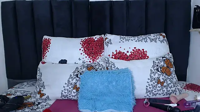 Miss-Berries online show from June 5, 9:53 pm