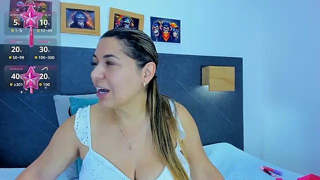 Andhrea Vale online show from March 18, 12:19 pm