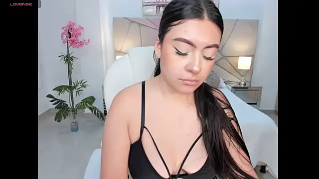 Maya vexx online show from December 4, 7:44 pm