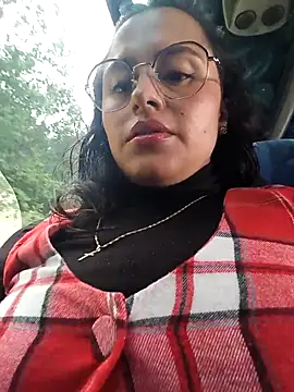 Snapshot of ALEJA__22 chatting on May 7, 4:45 pm ALEJA 22 online show from May 7, 4:45 pm