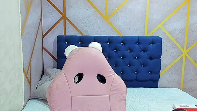  vaiolet owo online show from February 12, 5:35 am