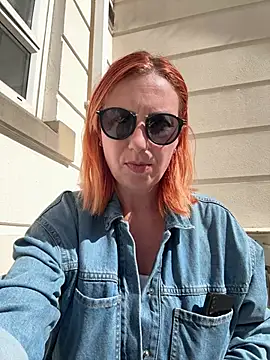 pervimilf online show from April 30, 9:37 am