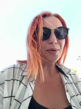 Snapshot of pervimilf chatting on June 19, 9:35 am pervimilf online show from June 19, 9:35 am