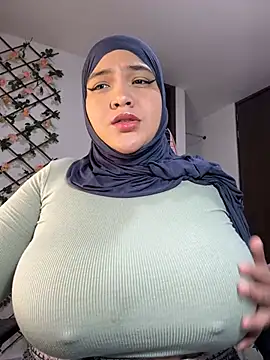 sweetmuslim01 online show from March 18, 3:20 am