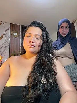 sweetmuslim01 online show from April 18, 3:32 am