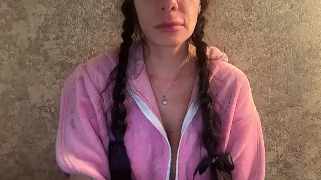 Angelinaa19 online show from December 18, 8:37 pm