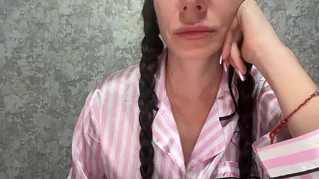 Angelinaa19 online show from April 21, 9:06 pm