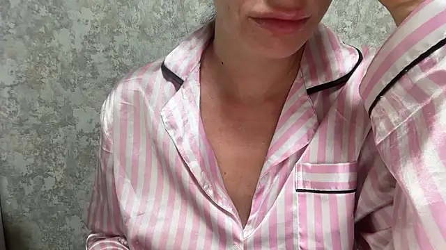 Angelinaa19 online show from May 27, 8:17 pm