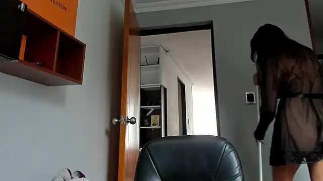 LilyGarcia online show from June 9, 5:13 pm