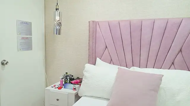 EimySanchez online show from February 12, 7:31 pm