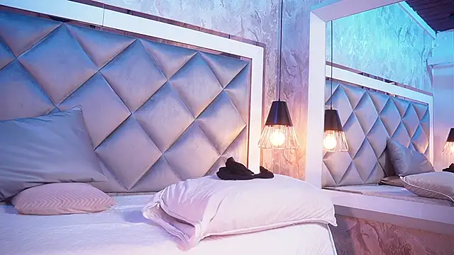 crystal gilton online show from March 20, 7:08 pm